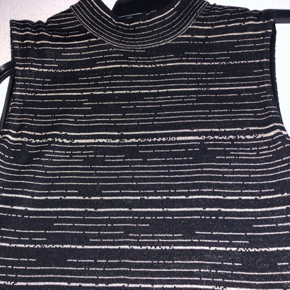 St. John Black And Gold Sleeveless Mock Turtleneck Shell Knit Top Petite